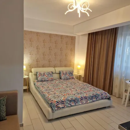 Nord White Beach Loft Apartment Mamaia